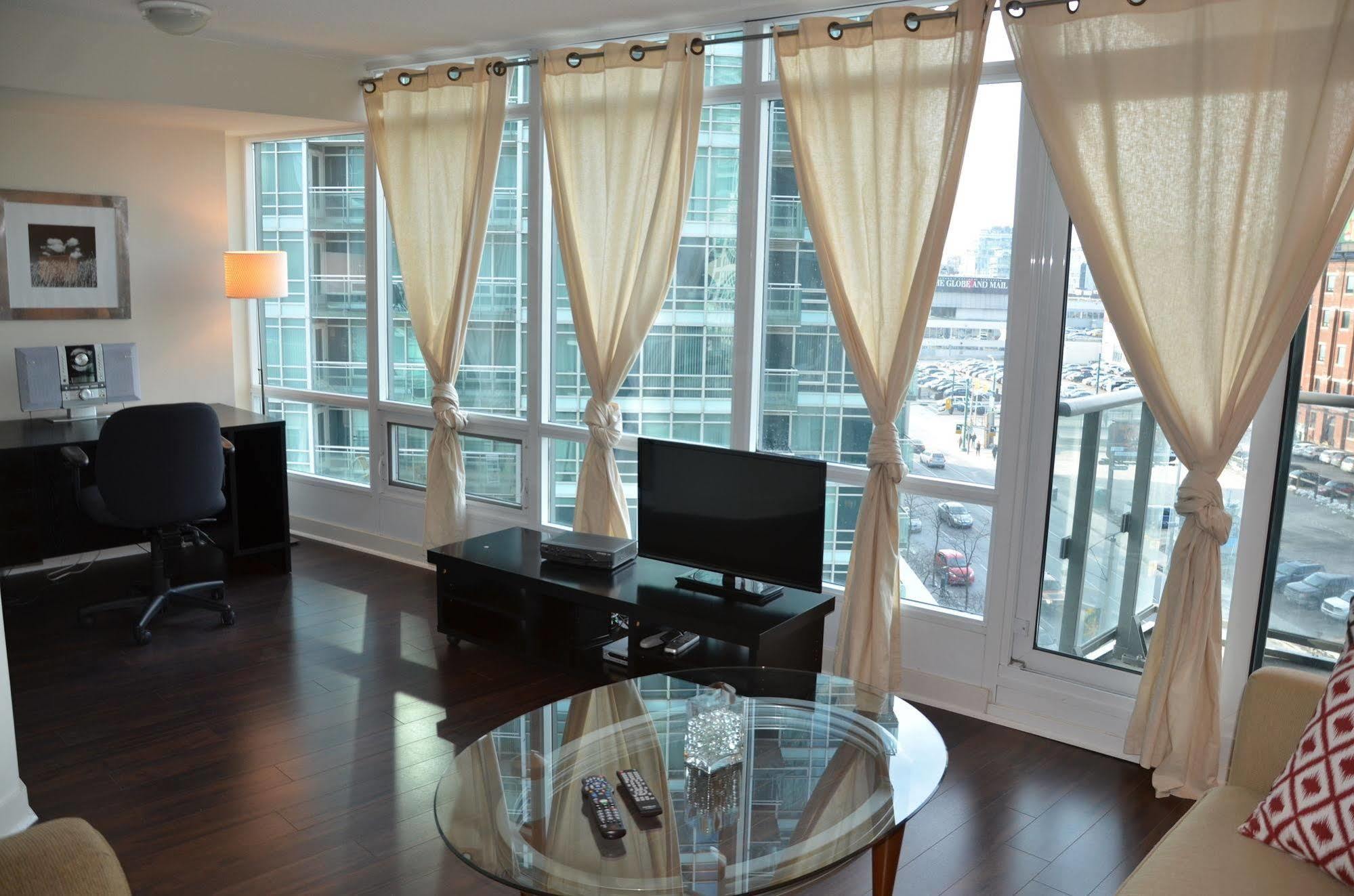 Skydome Furnished Residences Toronto Exterior photo